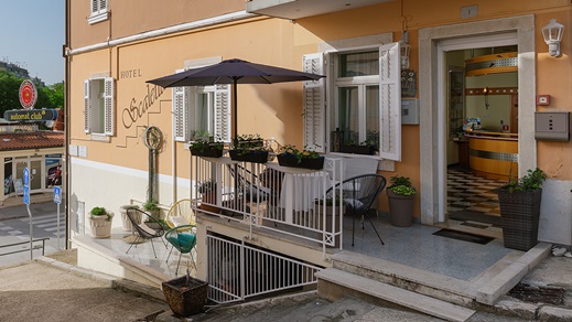 Eingang zum Hotel Scaletta